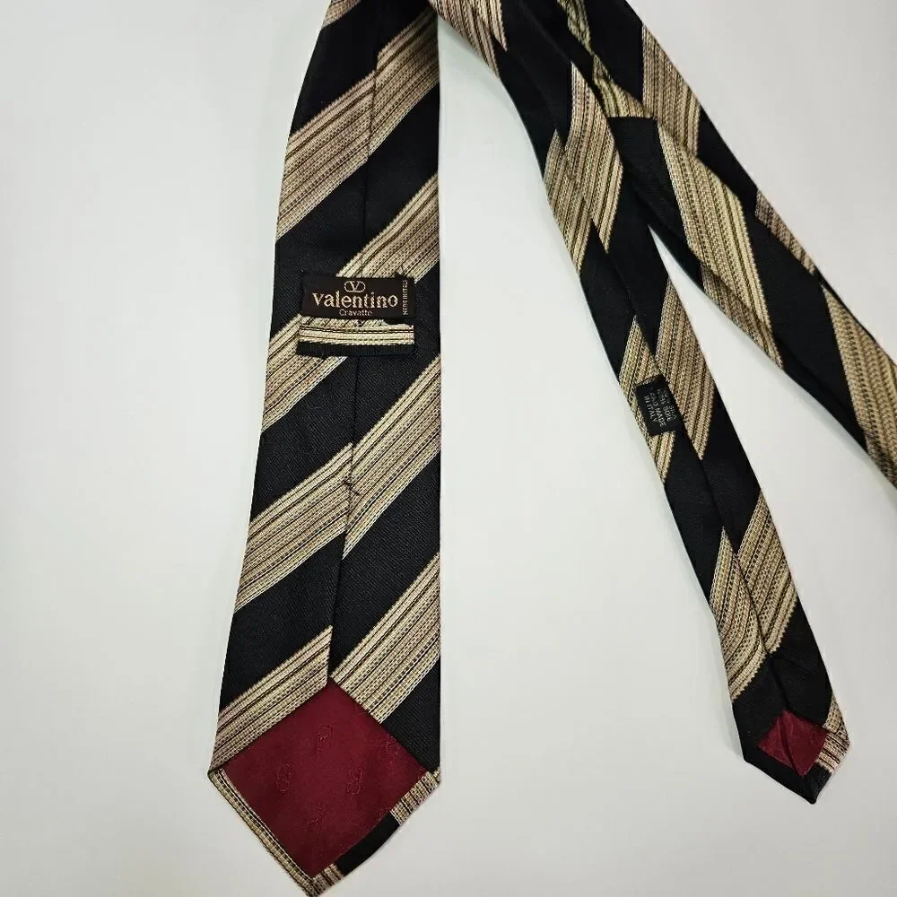 Vintage Valentino Cravatte Pure Italian 100% Silk Designer Striped Necktie Tie